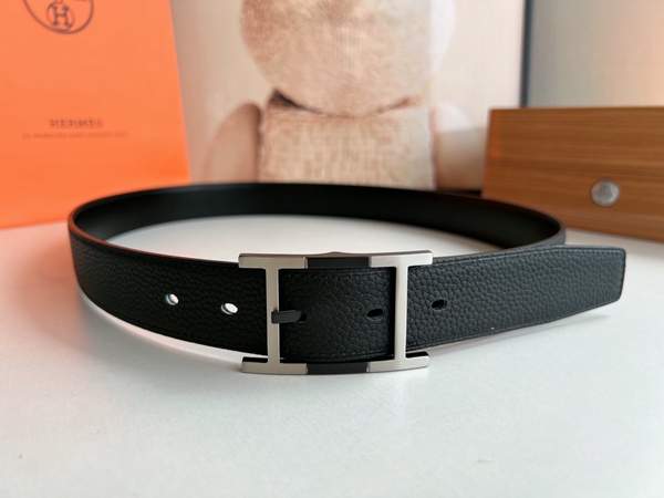 エルメスベルト正面デザイン